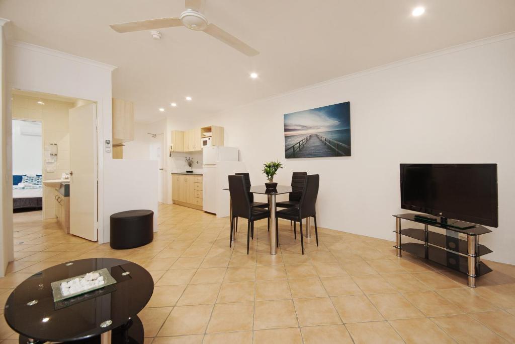 Marlin Waters Beachfront Apartments Palm Cove Bilik gambar